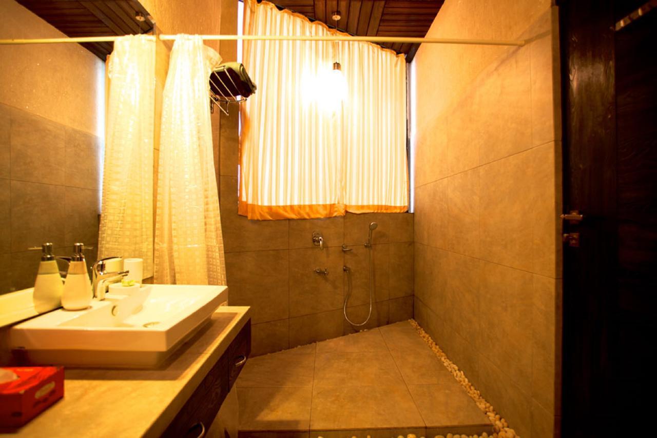 Hotel Kino Lakeside Chalet Lonavla Exterior foto