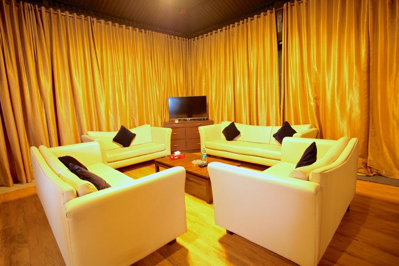 Hotel Kino Lakeside Chalet Lonavla Exterior foto
