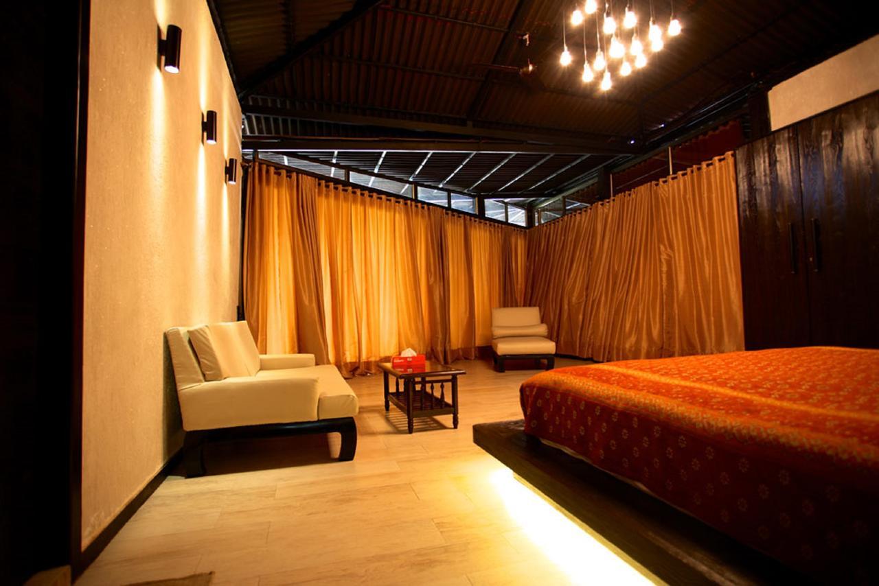 Hotel Kino Lakeside Chalet Lonavla Exterior foto